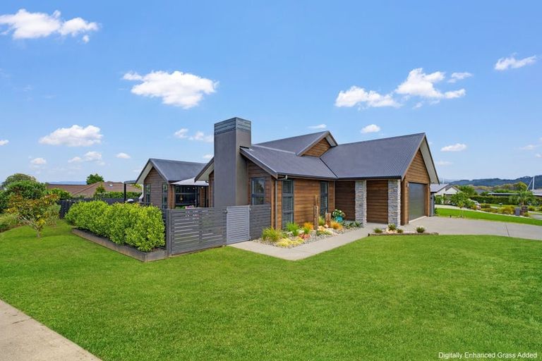 Photo of property in 10 Topping Place, Whitianga, 3510