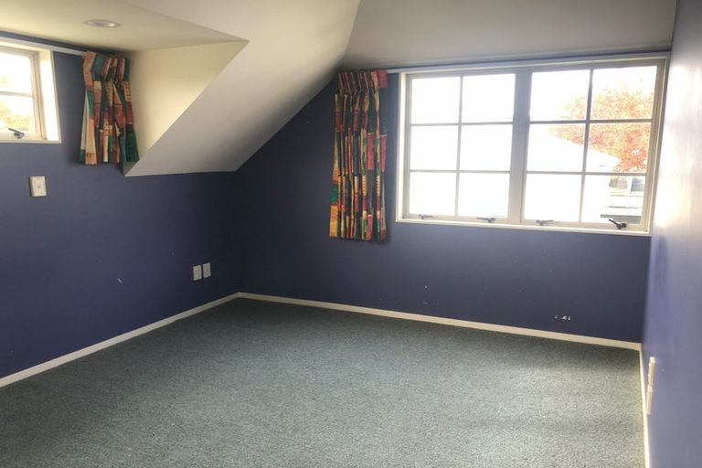 Photo of property in 4 Holly Court, Palmerston North, 4410