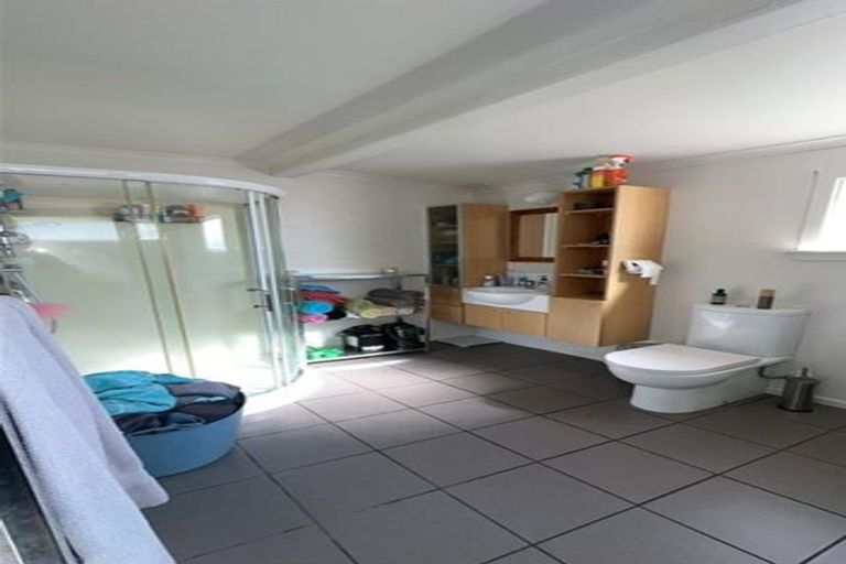 Photo of property in 90 Russell Terrace, Berhampore, Wellington, 6023