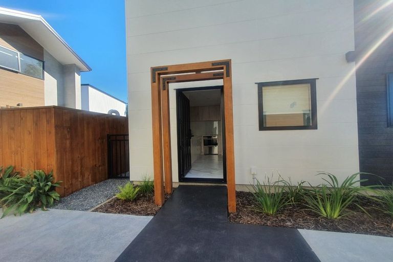 Photo of property in 1/41 Kervil Avenue, Te Atatu Peninsula, Auckland, 0610