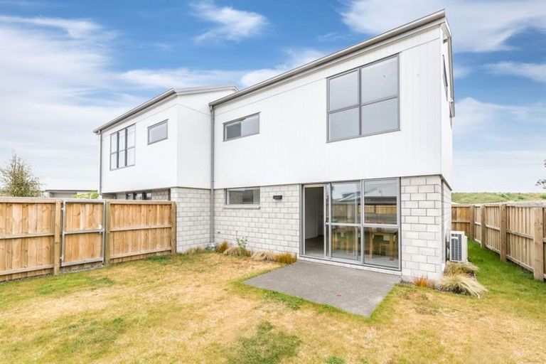 Photo of property in 33 William Dawson Crescent, Wigram, Christchurch, 8025