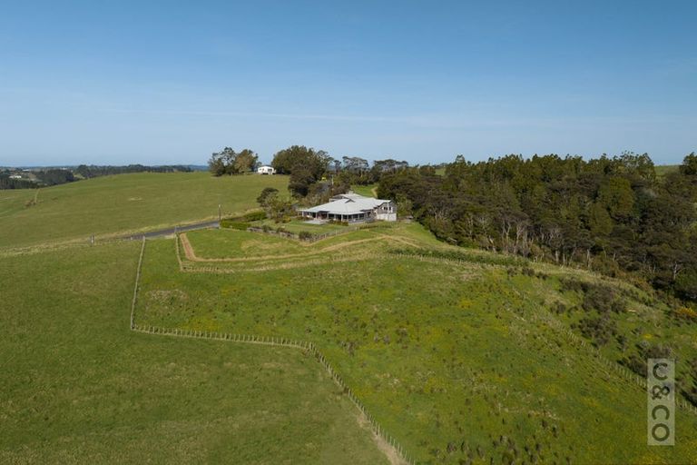 Photo of property in 457 Kiwitahi Road, Helensville, 0875