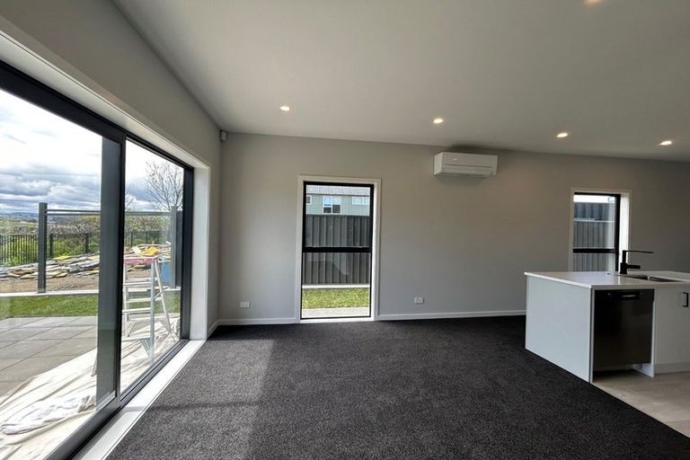 Photo of property in 28 Koreke Close, Kenepuru, Porirua, 5022