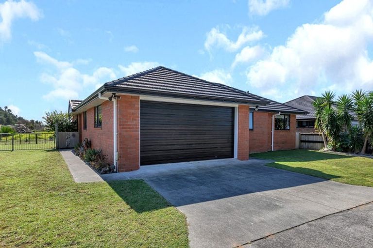 Photo of property in 33 Ocean View Rise, Ruakaka, 0116