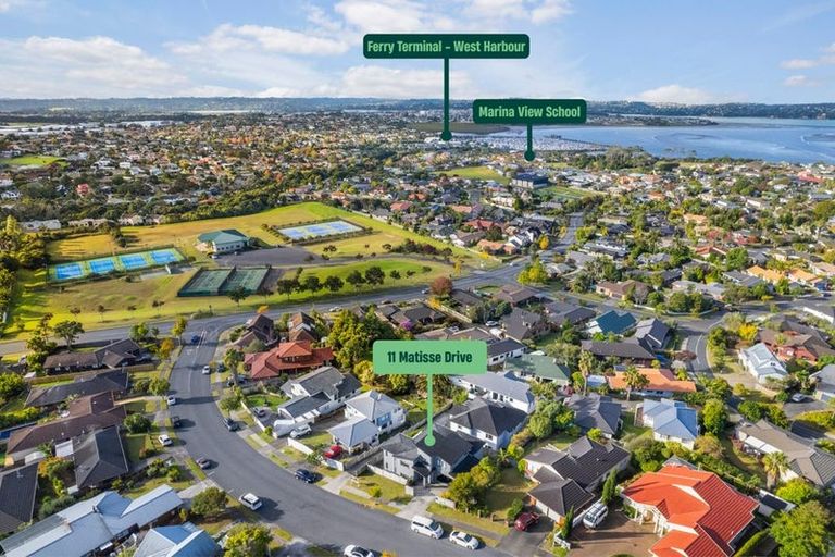 Photo of property in 11 Matisse Drive, West Harbour, Auckland, 0618