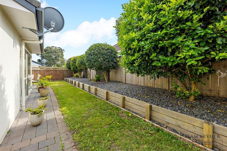 Photo of property in 47d Redoubt Road, Goodwood Heights, Auckland, 2105