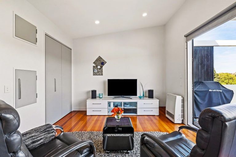 Photo of property in 21 Le Quesne Road, Bay View, Napier, 4104