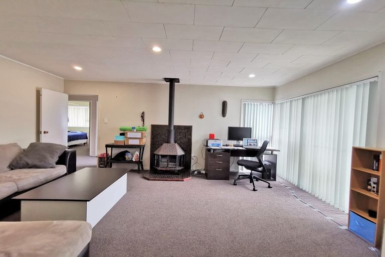 Photo of property in 57 Casuarina Road, Half Moon Bay, Auckland, 2012