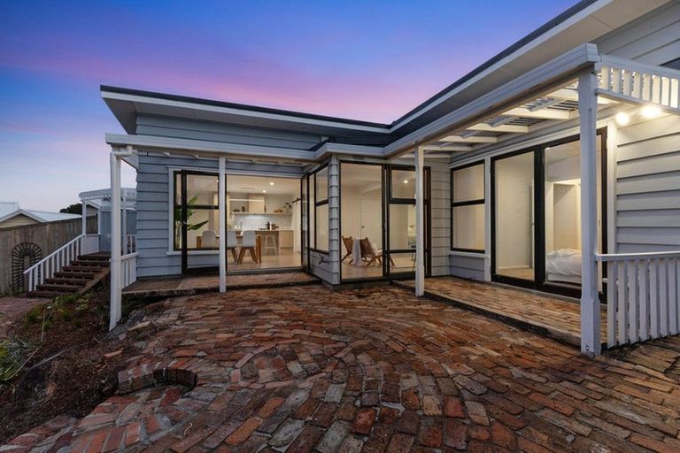 Photo of property in 49 Jaemont Avenue, Te Atatu South, Auckland, 0610