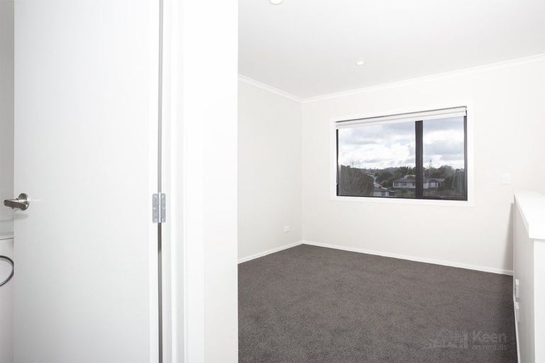 Photo of property in 2/125b Metcalfe Road, Ranui, Auckland, 0612