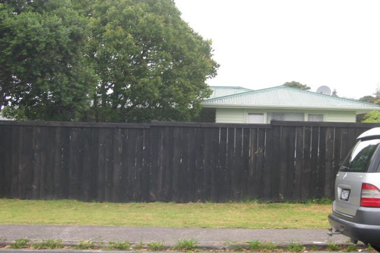 Photo of property in 1/8 Lingfield Street, Glenfield, Auckland, 0629