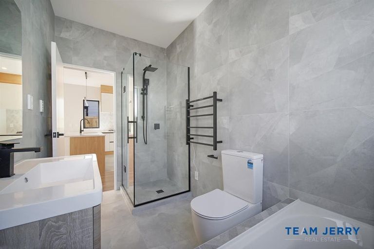 Photo of property in 27 Huringa Road, Karaka, 2113