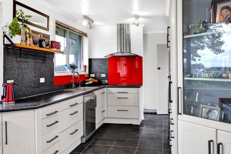 Photo of property in 540 Finnerty Road, Cardiff, Stratford, 4391