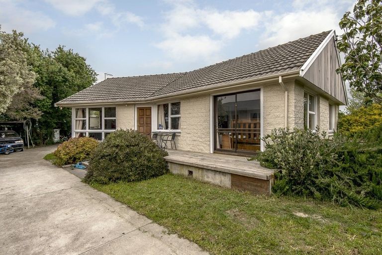 Photo of property in 12 Frensham Crescent, Woolston, Christchurch, 8062