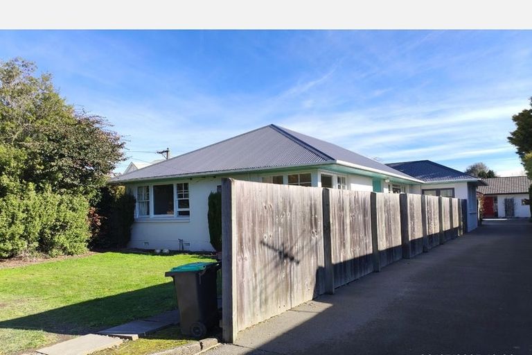 Photo of property in 147 Avonhead Road, Avonhead, Christchurch, 8042