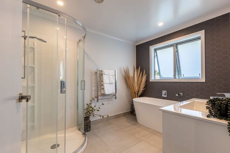 Photo of property in 30 Freedom Drive, Kelvin Grove, Palmerston North, 4414