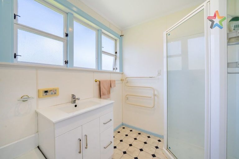 Photo of property in 43 Fleet Street, Naenae, Lower Hutt, 5011