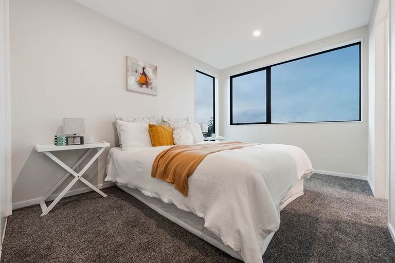 Photo of property in 4202e Great North Road, Glendene, Auckland, 0602