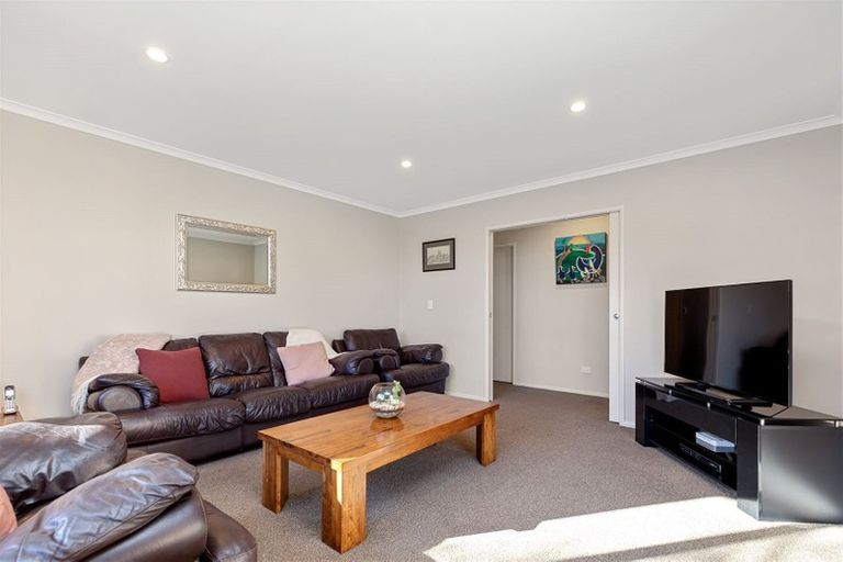 Photo of property in 28 Oakwood Way, Papamoa Beach, Papamoa, 3118