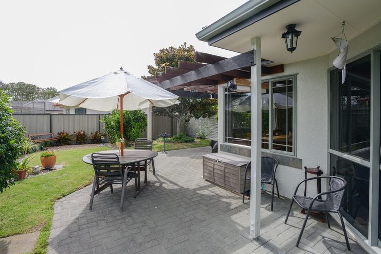 Photo of property in 12 Flemington Place, Taradale, Napier, 4112