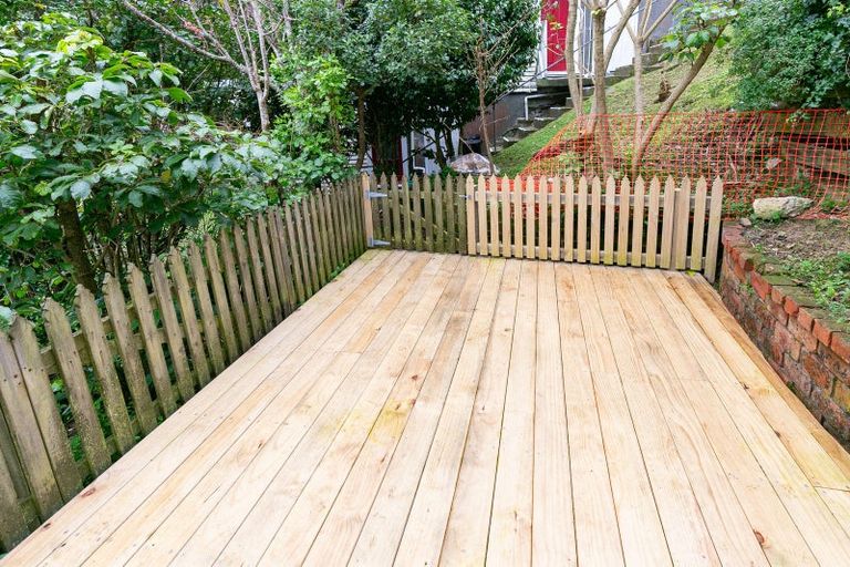 Photo of property in 3/8 Mataroa Avenue, Northland, Wellington, 6012