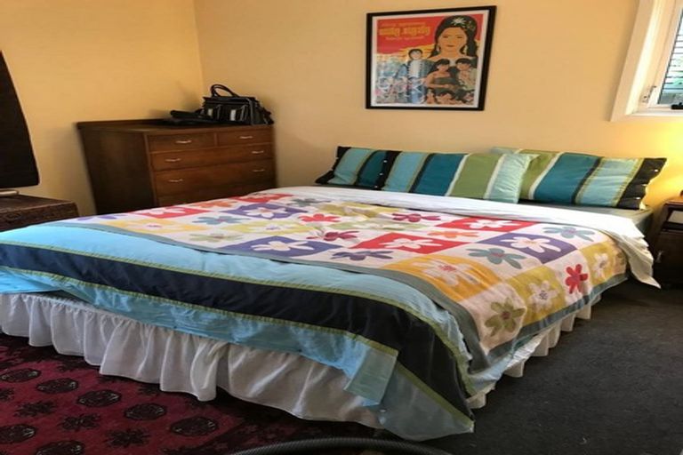 Photo of property in 33 Rua Street, Lyall Bay, Wellington, 6022