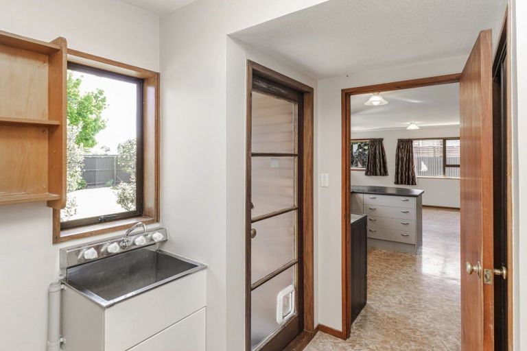 Photo of property in 15 Valerie Place, Redwood, Christchurch, 8051