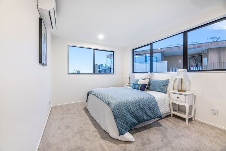 Photo of property in 16 Matau Rise, Te Atatu Peninsula, Auckland, 0610