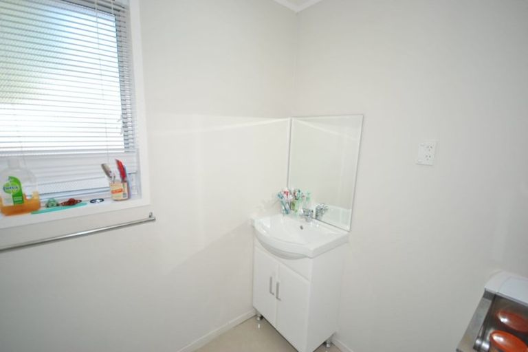 Photo of property in 16 Nan Place, Pakuranga Heights, Auckland, 2010