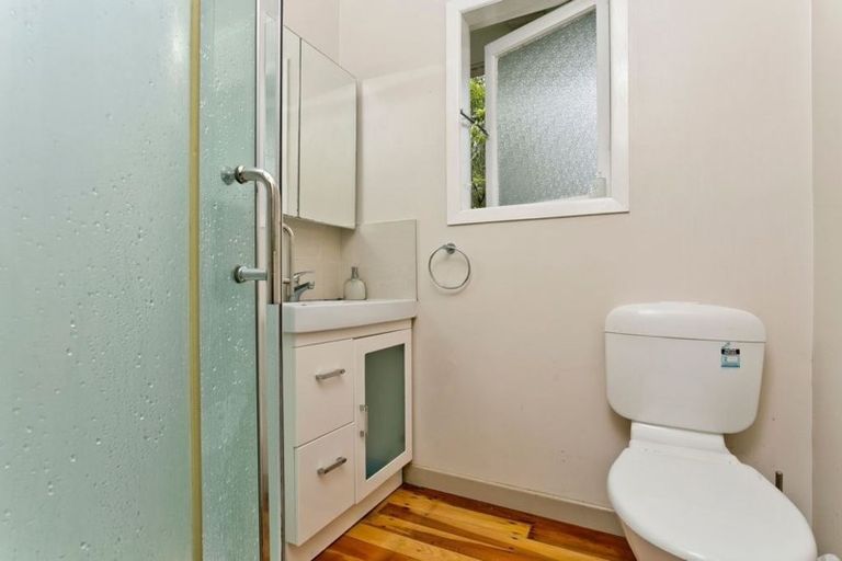 Photo of property in 672 Te Atatu Road, Te Atatu Peninsula, Auckland, 0610