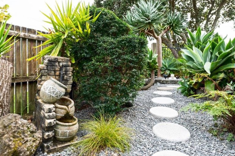 Photo of property in 160 Hutchinson Avenue, New Lynn, Auckland, 0600