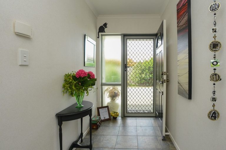 Photo of property in 12 Flemington Place, Taradale, Napier, 4112