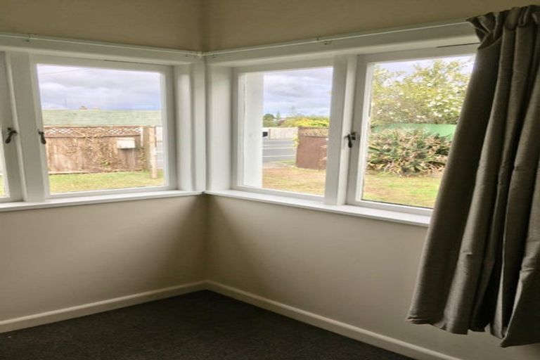 Photo of property in 27 Forest Hill Road, Henderson, Auckland, 0612