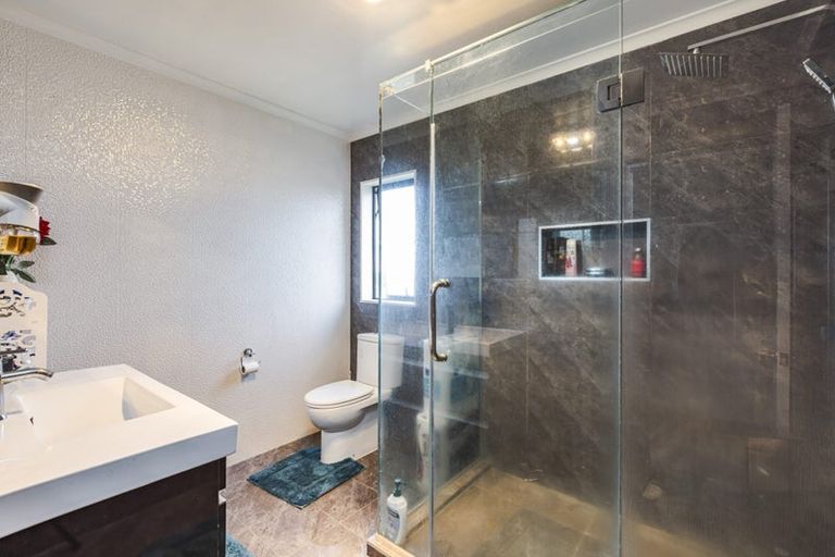 Photo of property in 5 Staten Place, Mangere, Auckland, 2022