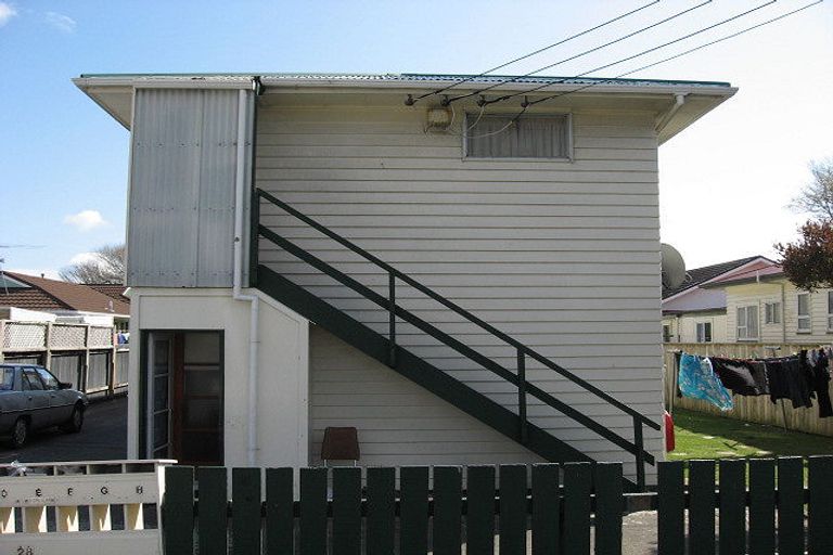 Photo of property in 28d Leighton Avenue, Waiwhetu, Lower Hutt, 5010