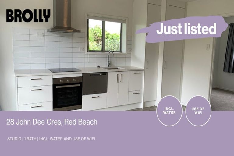 Photo of property in 28 John Dee Crescent, Red Beach, 0932