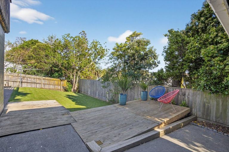 Photo of property in 27 Amorino Drive, Red Beach, 0932