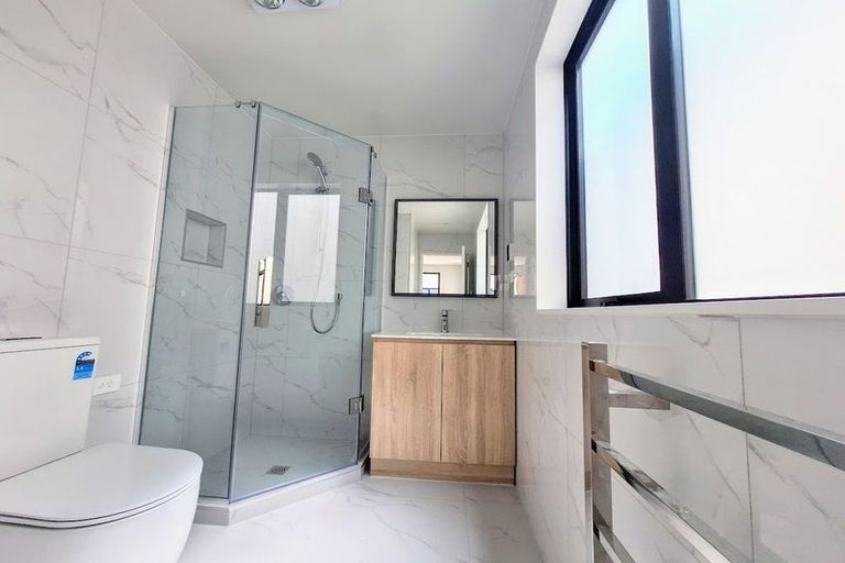 Photo of property in 108c Taikata Road, Te Atatu Peninsula, Auckland, 0610