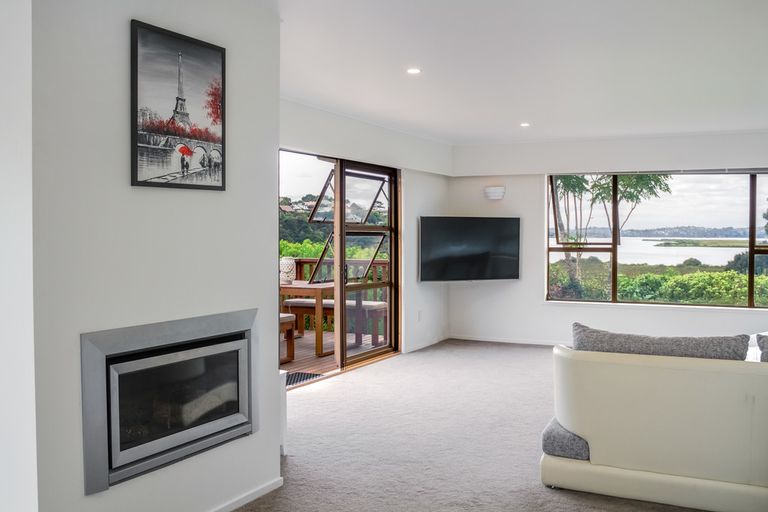 Photo of property in 30 Realm Place, Massey, Auckland, 0614