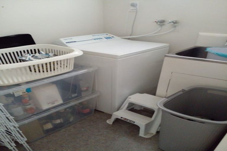 Photo of property in 1/23 Maple Grove, Maungaraki, Lower Hutt, 5010