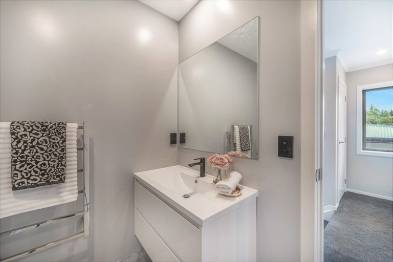 Photo of property in 10/15u Onukutara Place, Huntington, Hamilton, 3281