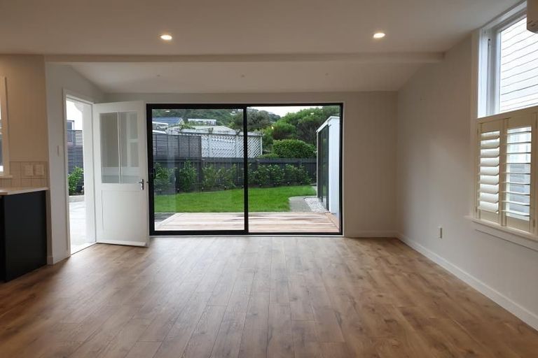 Photo of property in 40 Rua Street, Lyall Bay, Wellington, 6022