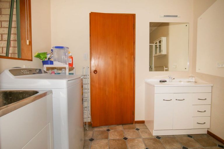 Photo of property in 37 Kew Road, Westport, 7825