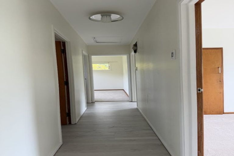 Photo of property in 7 Hilling Street, Titirangi, Auckland, 0604