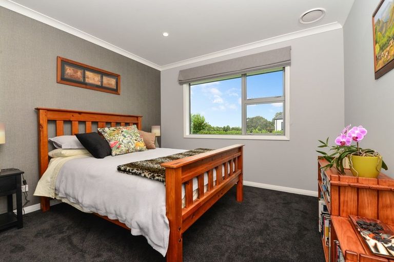 Photo of property in 33 Mike Smith Drive, Cambridge, 3434