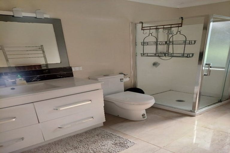Photo of property in 15 Van Dyke Place, West Harbour, Auckland, 0618
