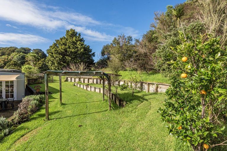 Photo of property in 4 Paparoa Station Road, Paparoa, 0571