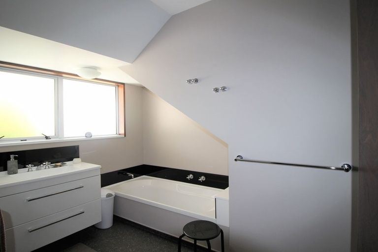 Photo of property in 150 Perth Street, Holmes Hill, Oamaru, 9401