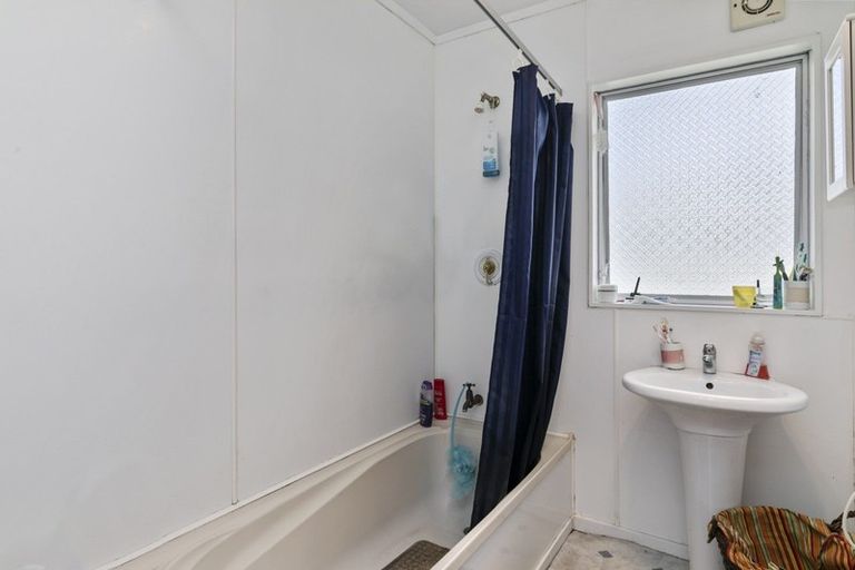 Photo of property in 2/3 Hewer Crescent, Naenae, Lower Hutt, 5011