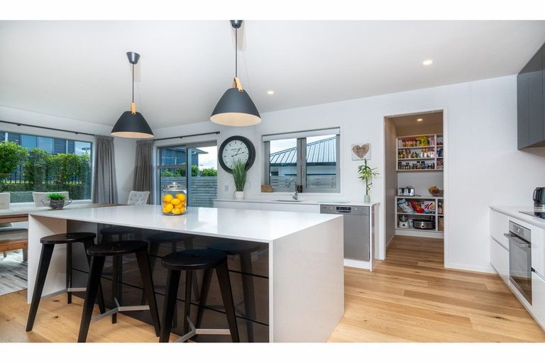 Photo of property in 13 Podgora Avenue, Kumeu, 0810